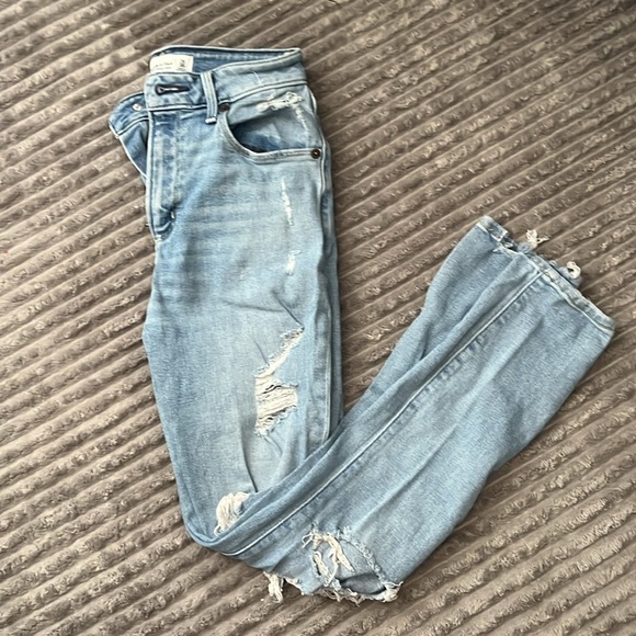 Abercrombie & Fitch Light Wash Destroyed Skinny Jeans - Picture 2 of 4